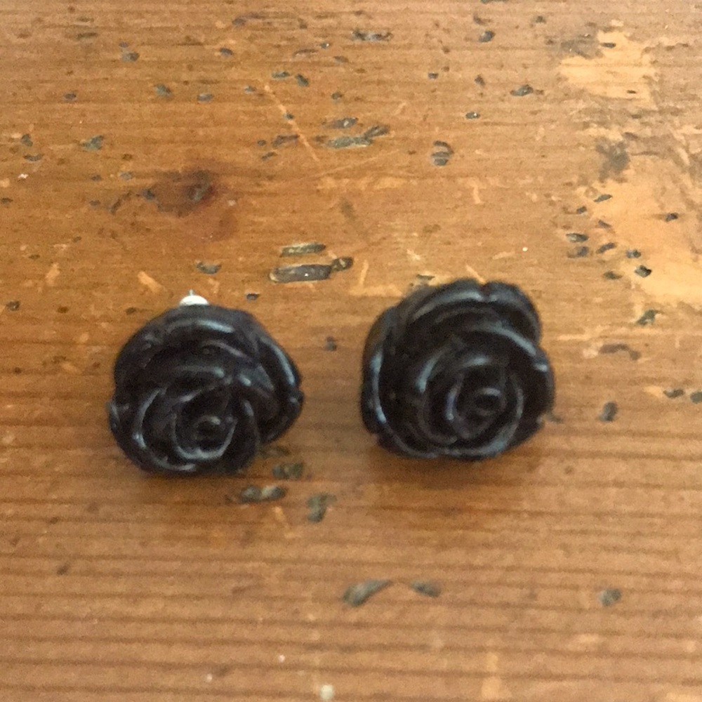 Black Rose stud earrings